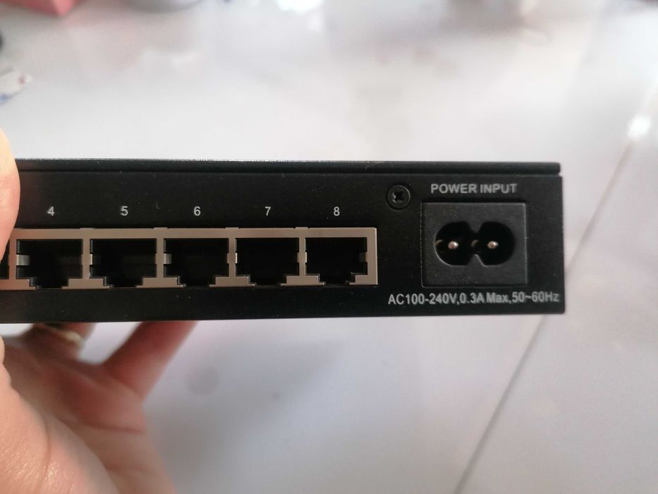 Switch 8 port 10/100 Milan