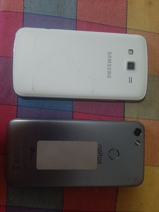 Продам телефоны.