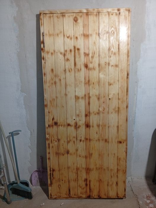 Продам кровать, дверь, аристон