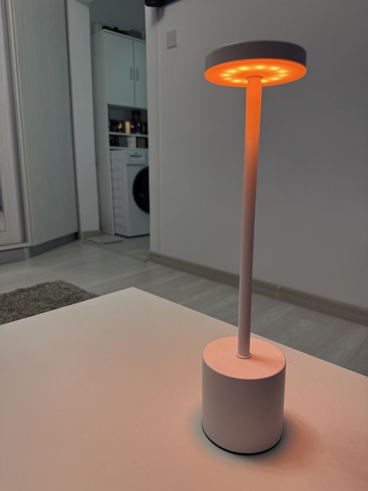 Lampa LED USB C albă cu touch