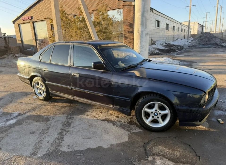 Продам авто Бмв 520