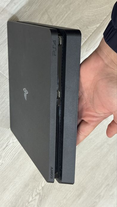 Play station slim 4