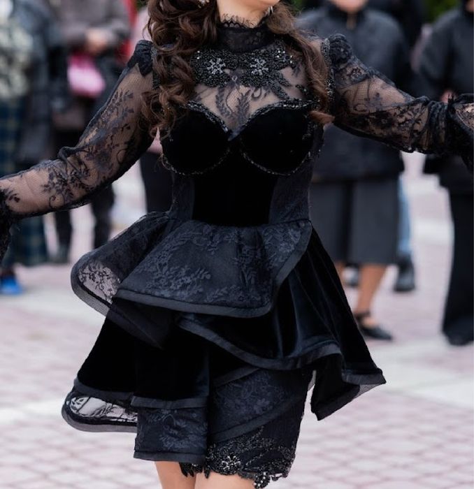 Официална рокля.