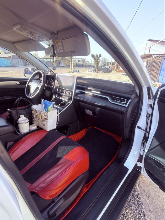 Авточехол Haval M6