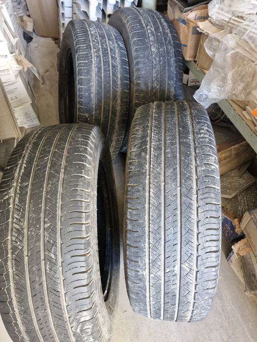 Продам летние резины б/у 235/65 R17