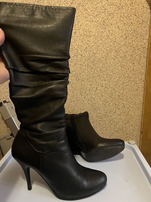 Осенние кожаные сапоги