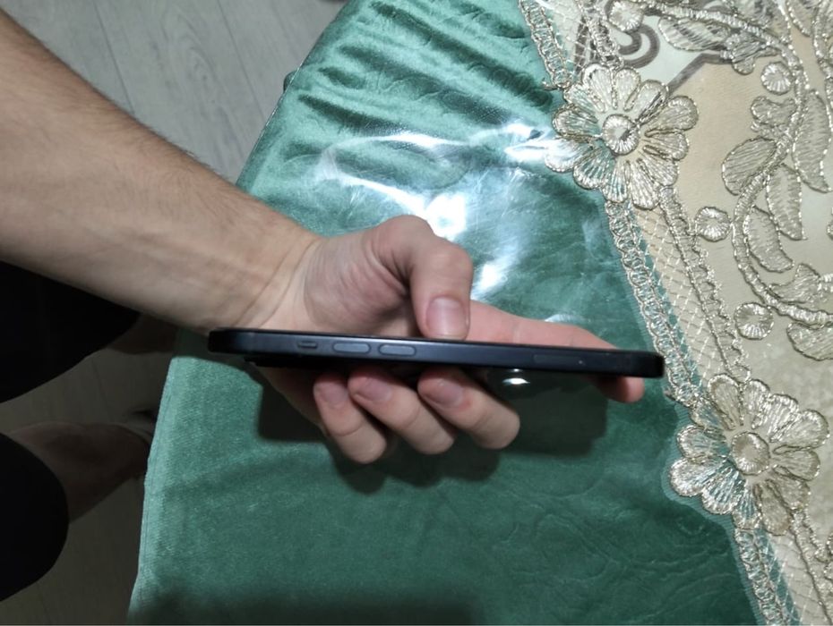 Айфон 15 в черном цвете обмена нету