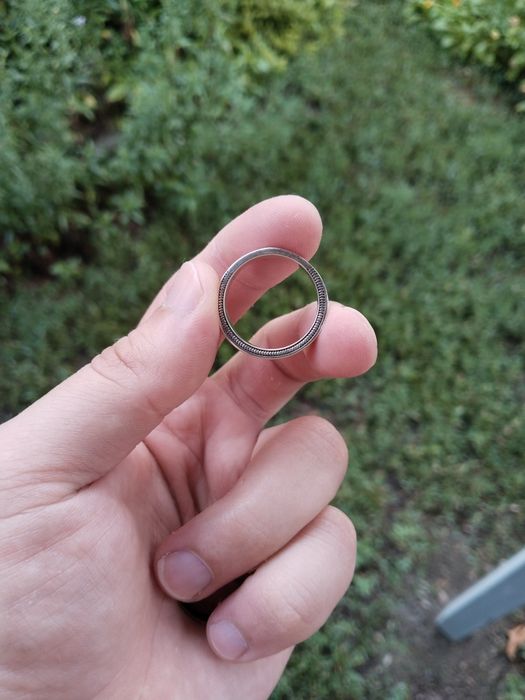 Продам кольцо серебро 925,с гранатом