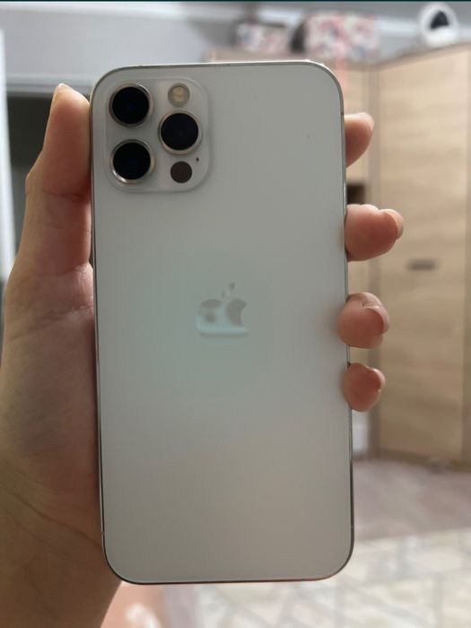 Айфон 12 состоиение нормално