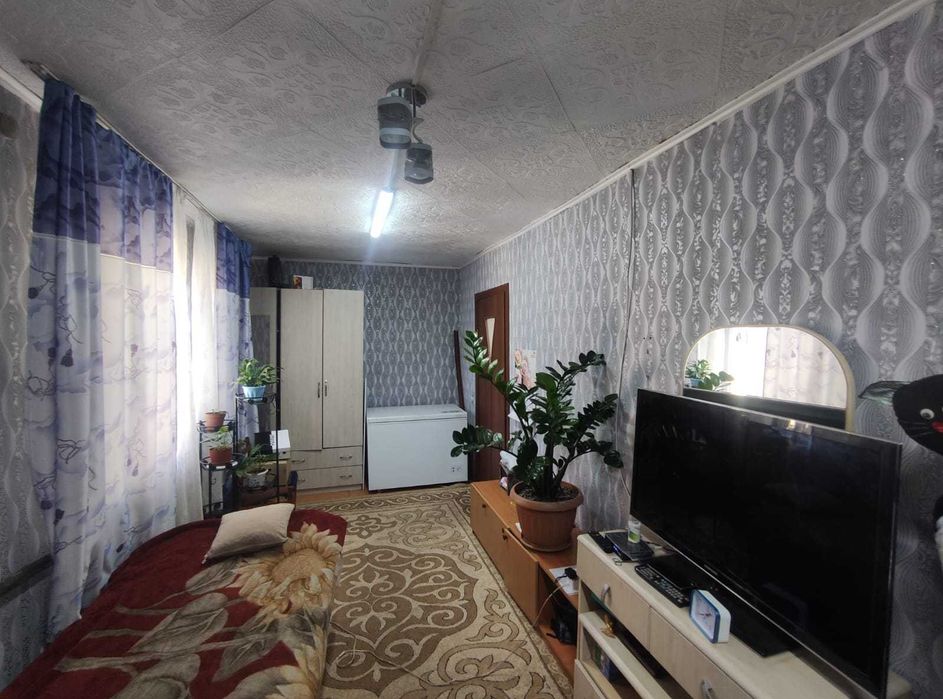 Продам частный лом ул. К.Маркса, 34