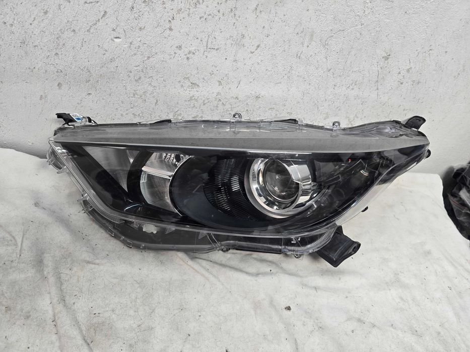Оригинален фар Тойота Ярис   Toyota Yaris