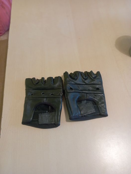 Кожени ръкавици нови