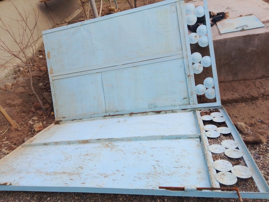 Boʻyi 3 eni 4 temir darvoza sotiladi narxi kelishiladi holati yaxshi.