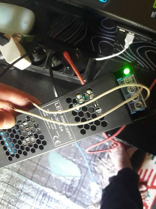 quvvat  adpteri sotiladi 24v 300w (Power supply)