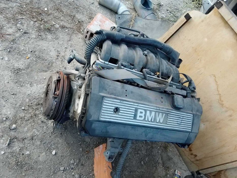 Двигател от е39 520i