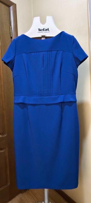 Продам платья б/у в отличном состоянии.