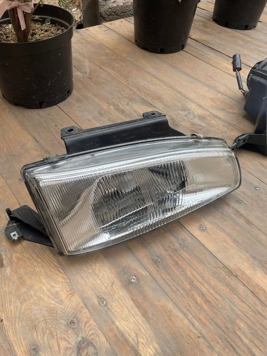 Фары Hyundai Lantra J1