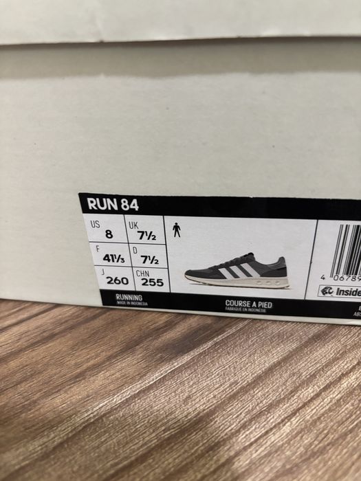 Оригинални маратонки adidas, 41.5 номер