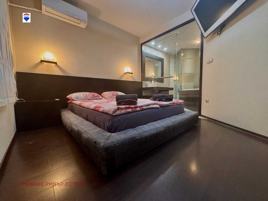 Дава се под наем Двустаен апартамент в Русе, Център - 66 кв.м за 408 € - Снимка #8