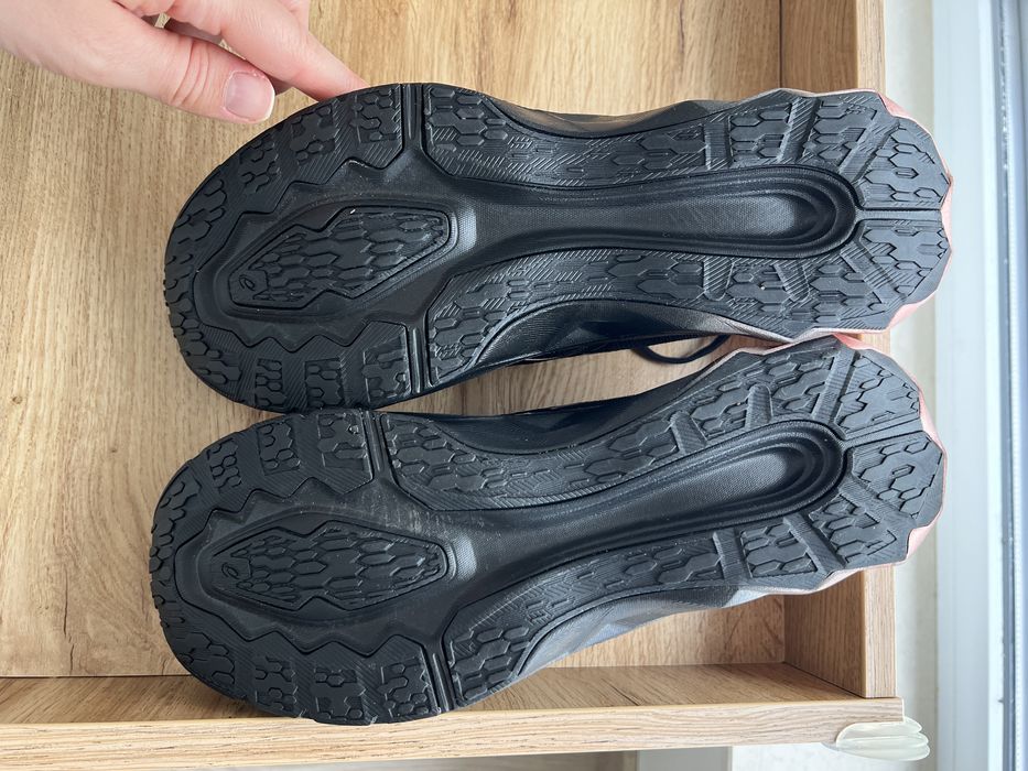 Маратонки Asics Чисто Нови