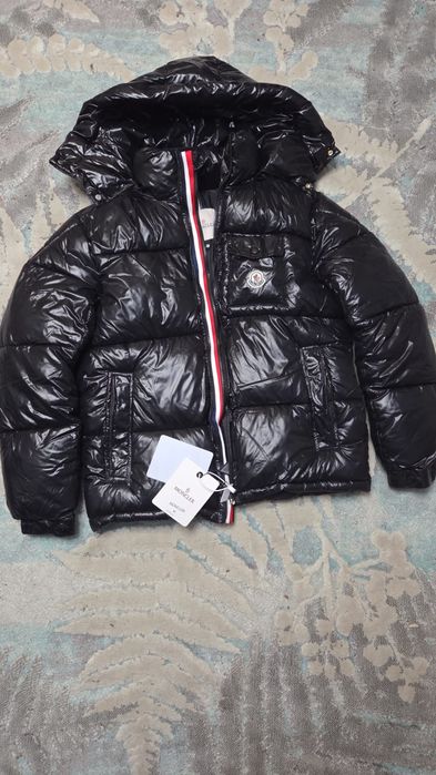 Geaca m.o.n.c.l.e.r  montbeliard