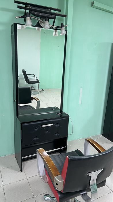 Зеркало для парикмахеров