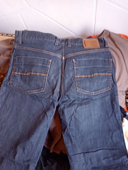 Продам мужские фирменные джинсы .покупали в бутике