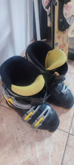 Clăpari + schiuri copii 7 ani Suceava