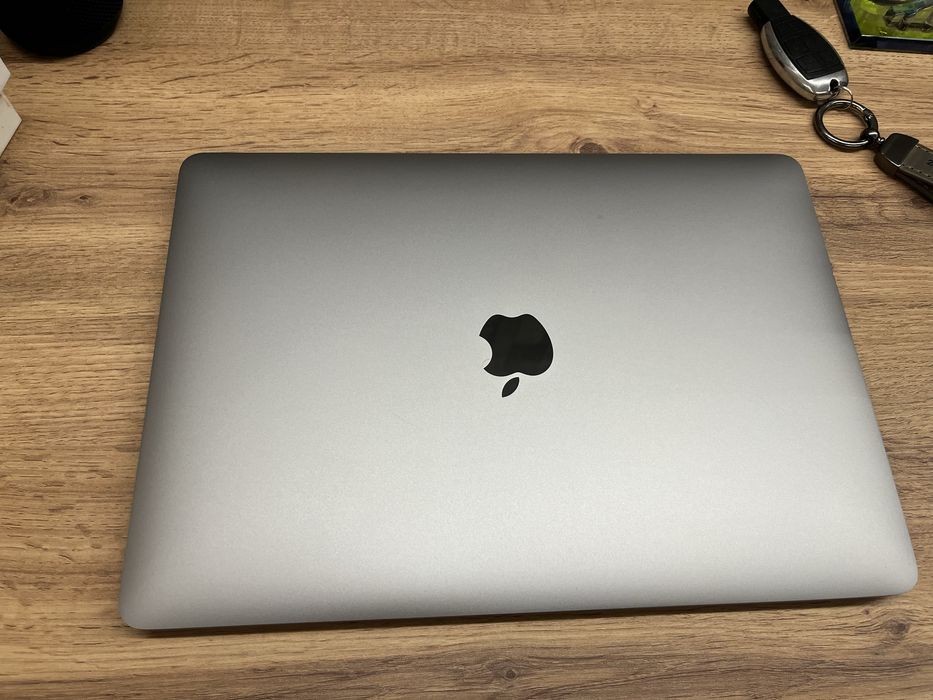 MacBook pro 96% akb