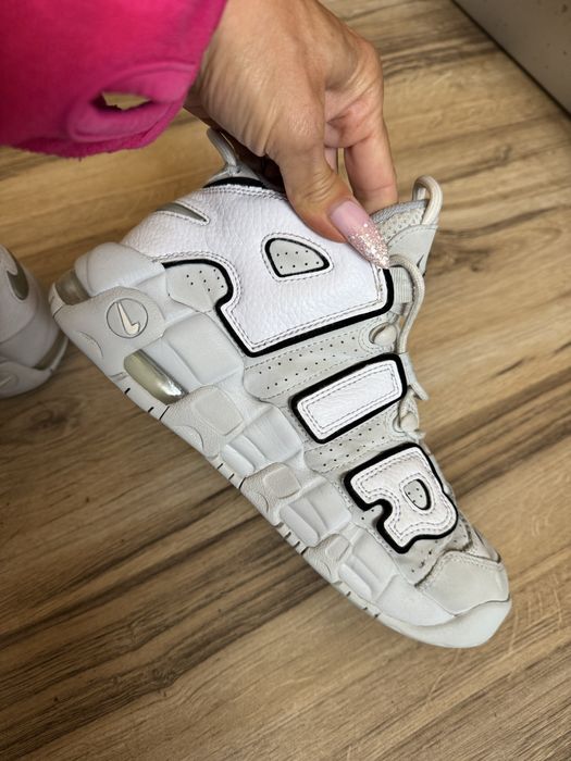 Оригинални маратонки Nike Air More Uptempo GS ! 38,5 н