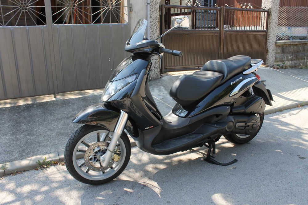 Скутер Piaggio Beverli 400ie Tourer