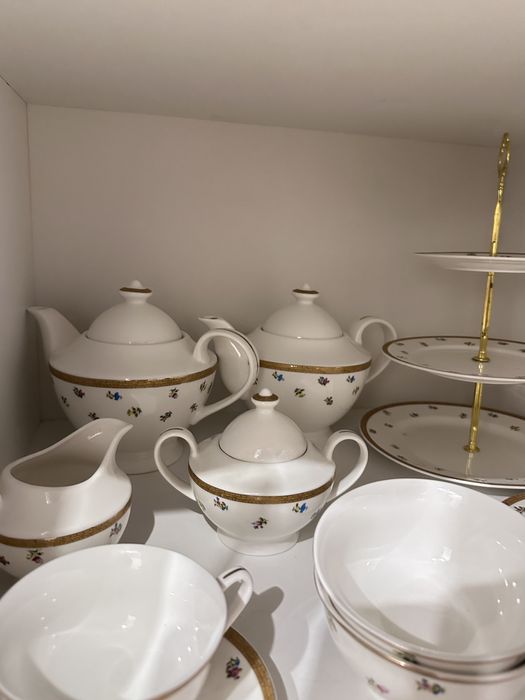 Сервизный посуда