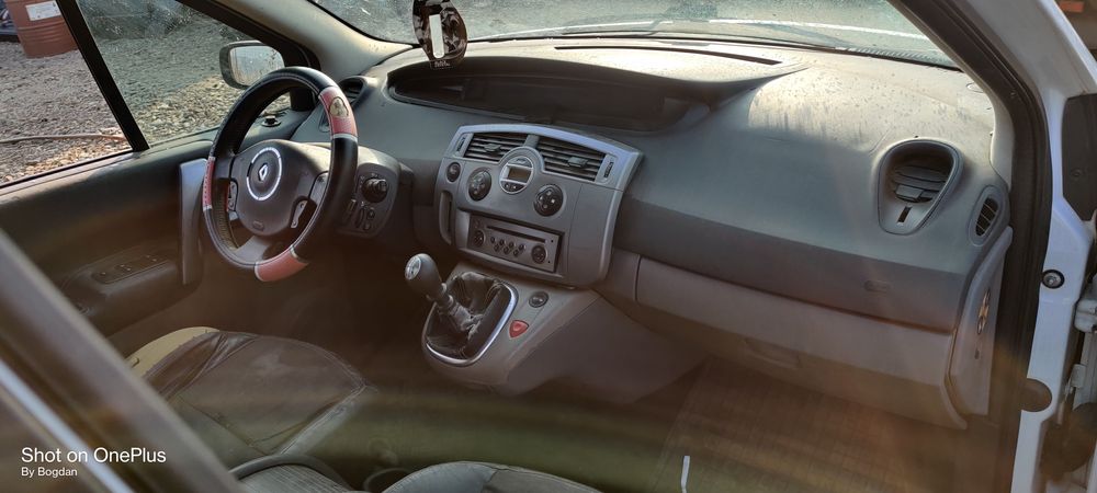 Vindem piese rezultate din dezmembrarea unui Renault Scenic 2