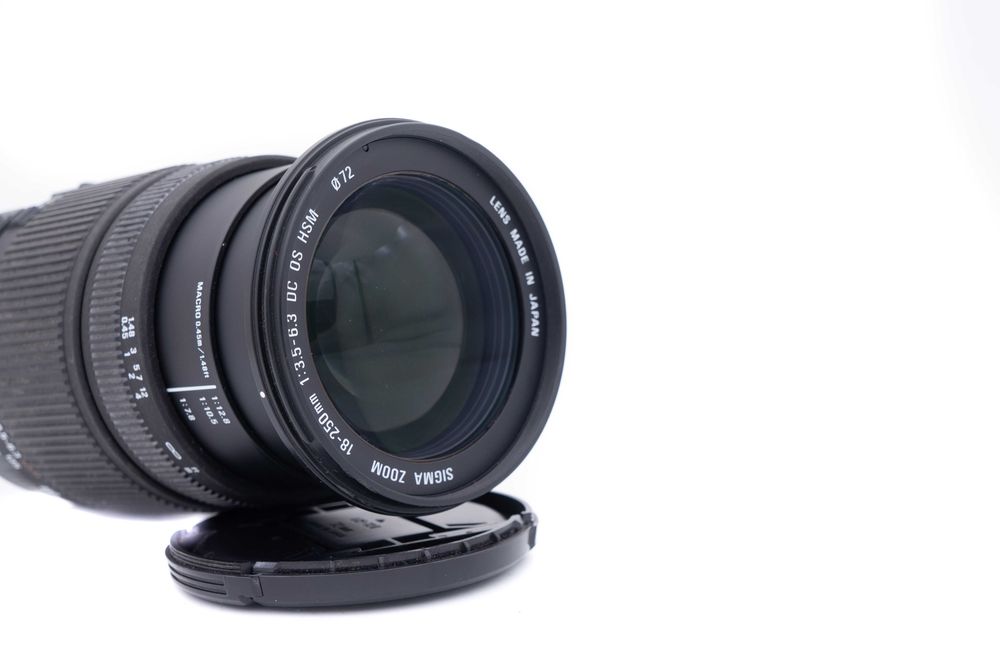 Obiectiv Sigma 18-250mm f3.5-6.5 DC OS HSM montura Canon EF-S