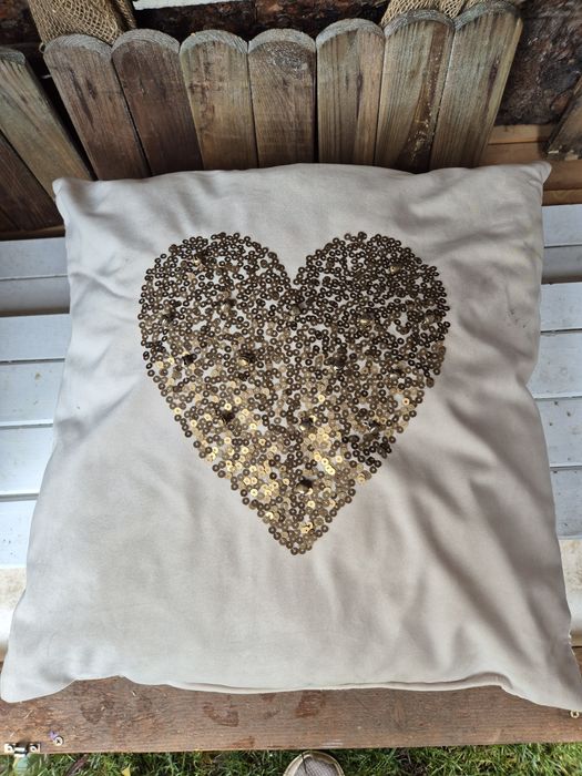 Различни декоративни възглавнички