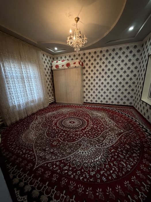 Uchaska 6 sotik kitib yashashga tayyor 4 ta xonasi bor barcha sharoitl
