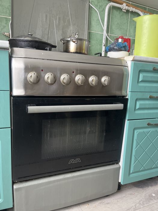 Продаем плиту газовую, рабочая