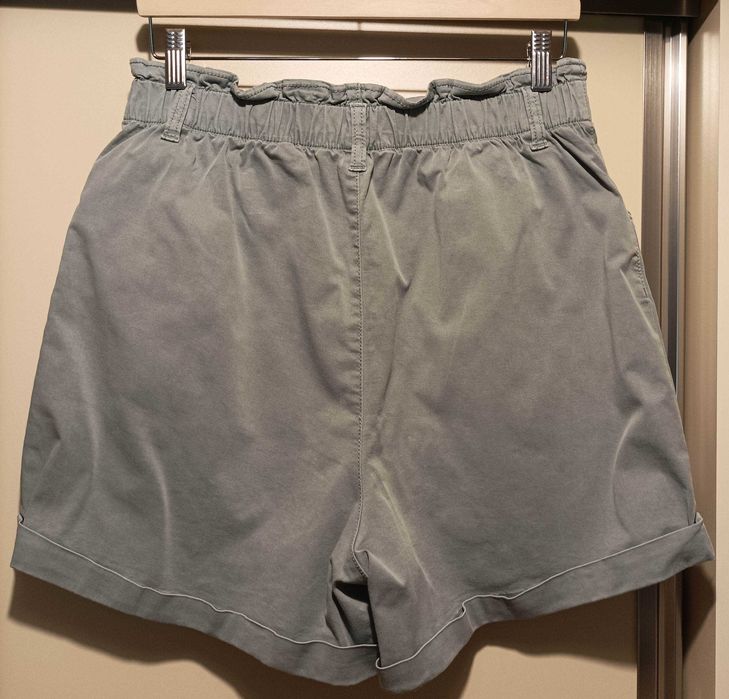Pantaloni scurti H&M, mar.M (38-40)
