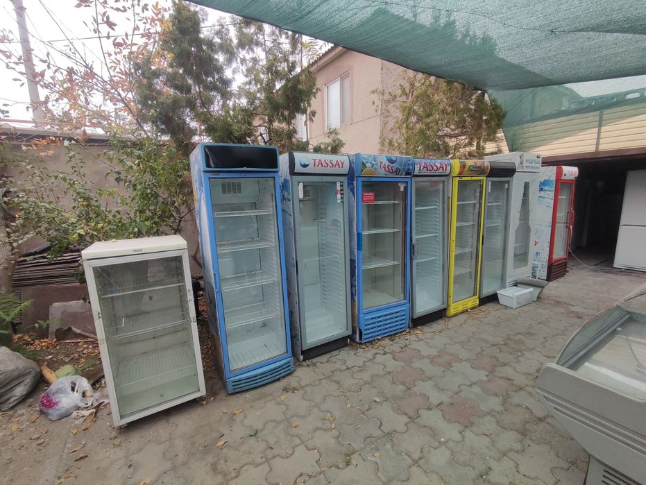 Холодильник стеклянный