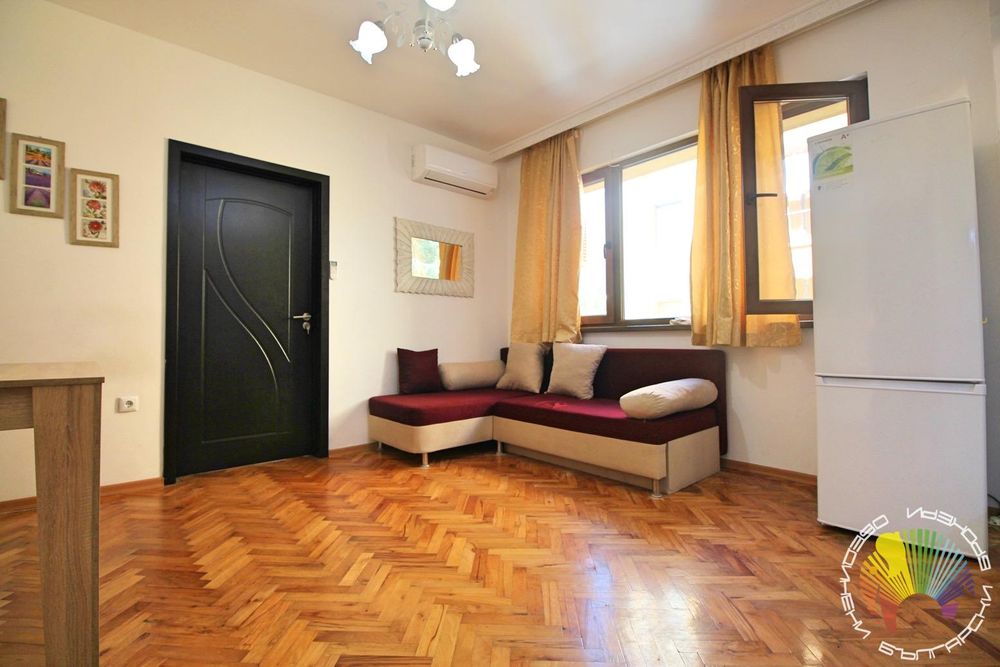 Дава се под наем Тристаен апартамент в Бургас, Център - 90 кв.м за 510 € - Снимка #4