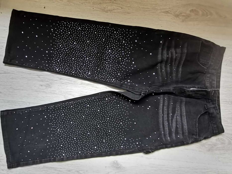 Дънки с камъни..