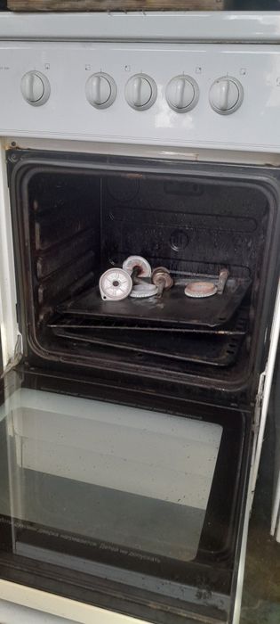 Продам Газовую плиту