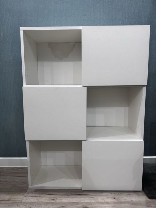 Продам стеллаж с 3 распашными полками