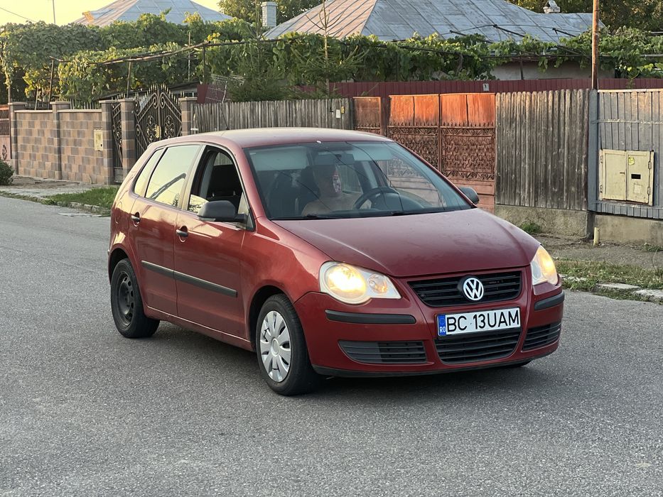 VOLKSWAGEN Polo