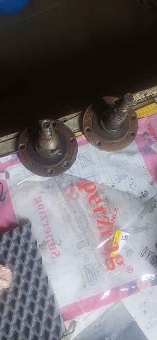 Продам заднее ступицы