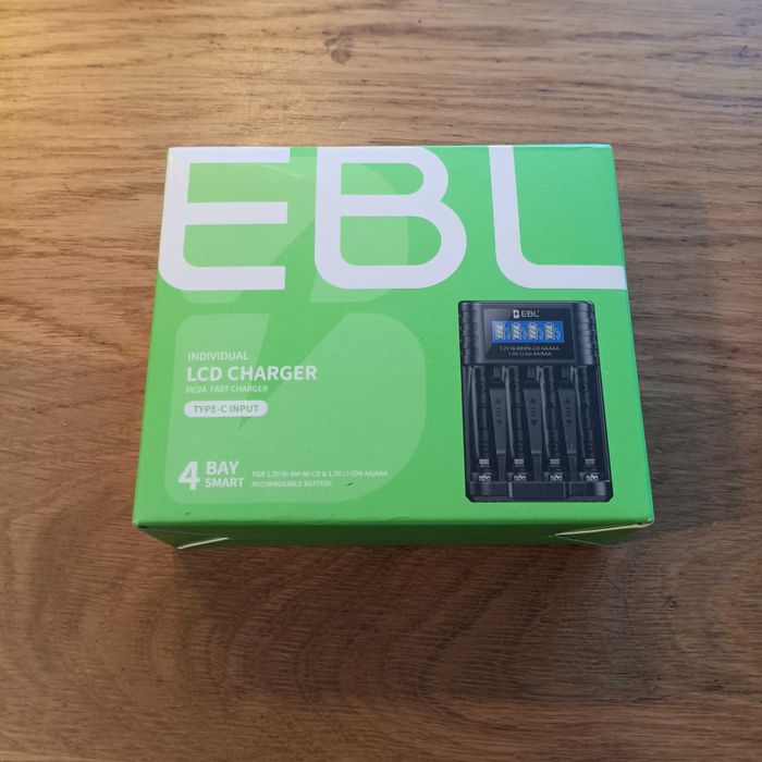 НОВО! Универсално зарядно за батерии AA / AAA – 4 гнезда с LCD дисплей