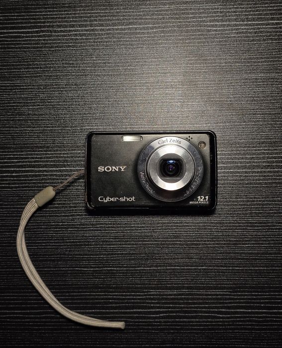 Цифровой фотоаппарат Sony dsc w220
