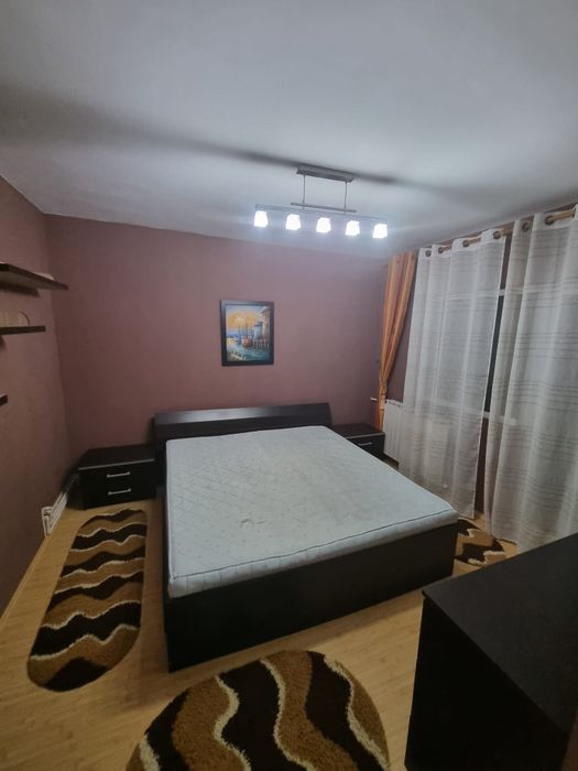 Ofer apartament 2 camere spre inchiriere