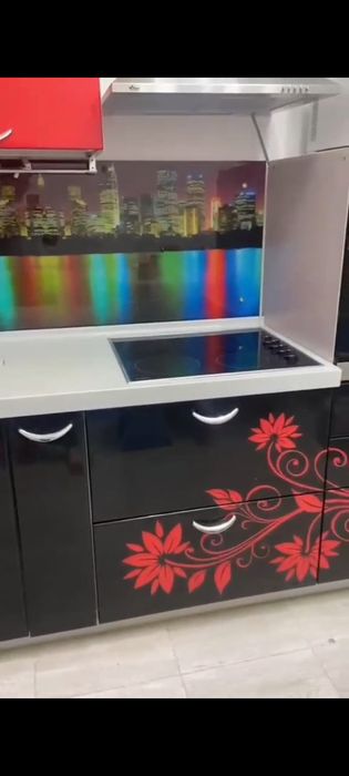 Продаю кухонный гарнитур, недорого,!
