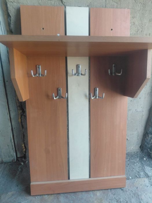 Продам вешалку б/у